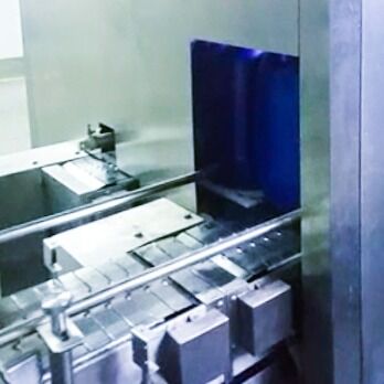 18L Electric Automatic Lube Oil Filling Machine 4 Nozzles 1-Year PLC Chemical for Honey Viscous Liquid Metal Plastic Bottle